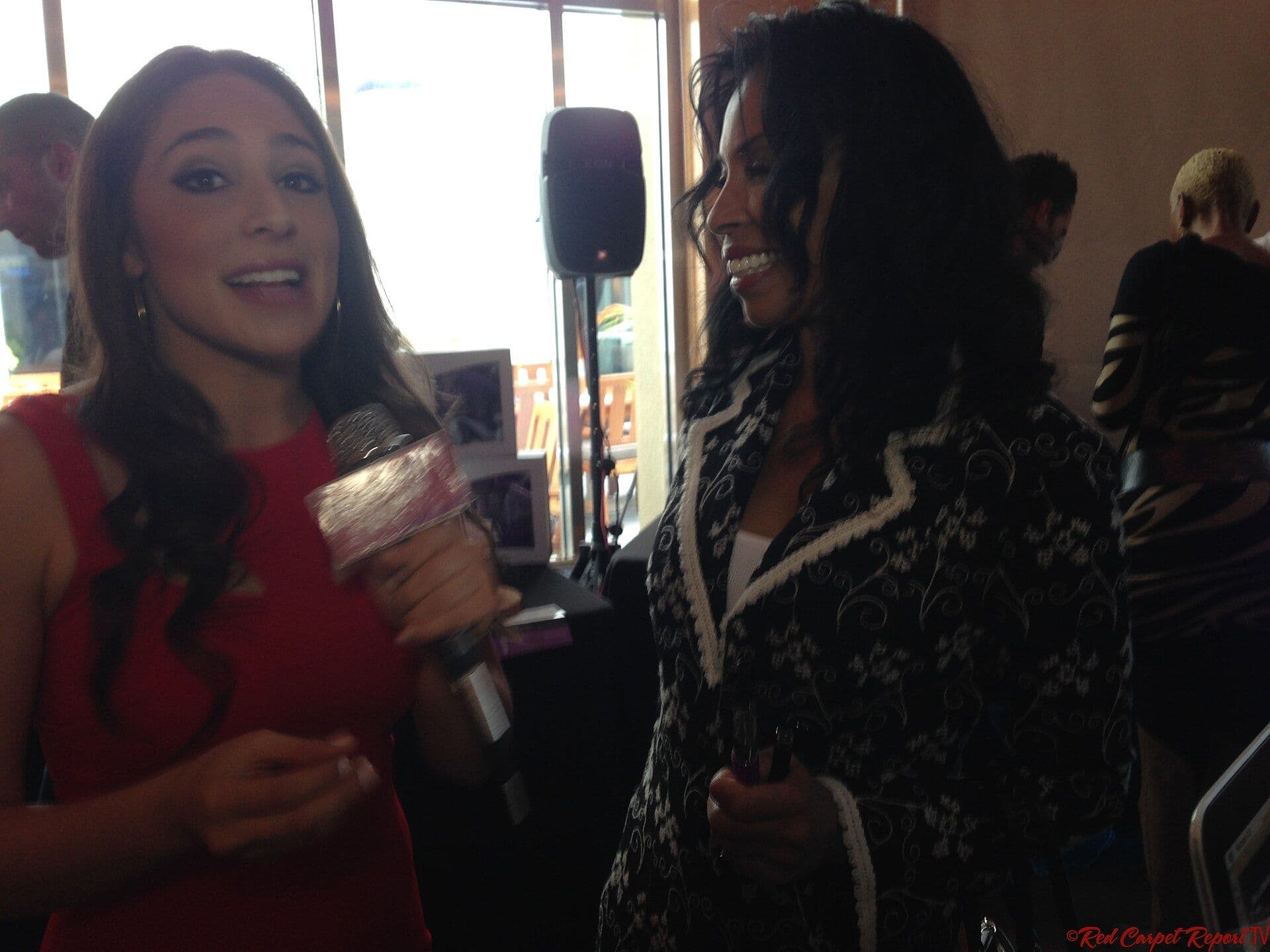 www.redcarpetreporttv.com Mingle Media TV's Red Carpet Report host Danielle Robay were invited to come out to cover the 2013 American Music Awards with a Gift Lounge for a Cause…