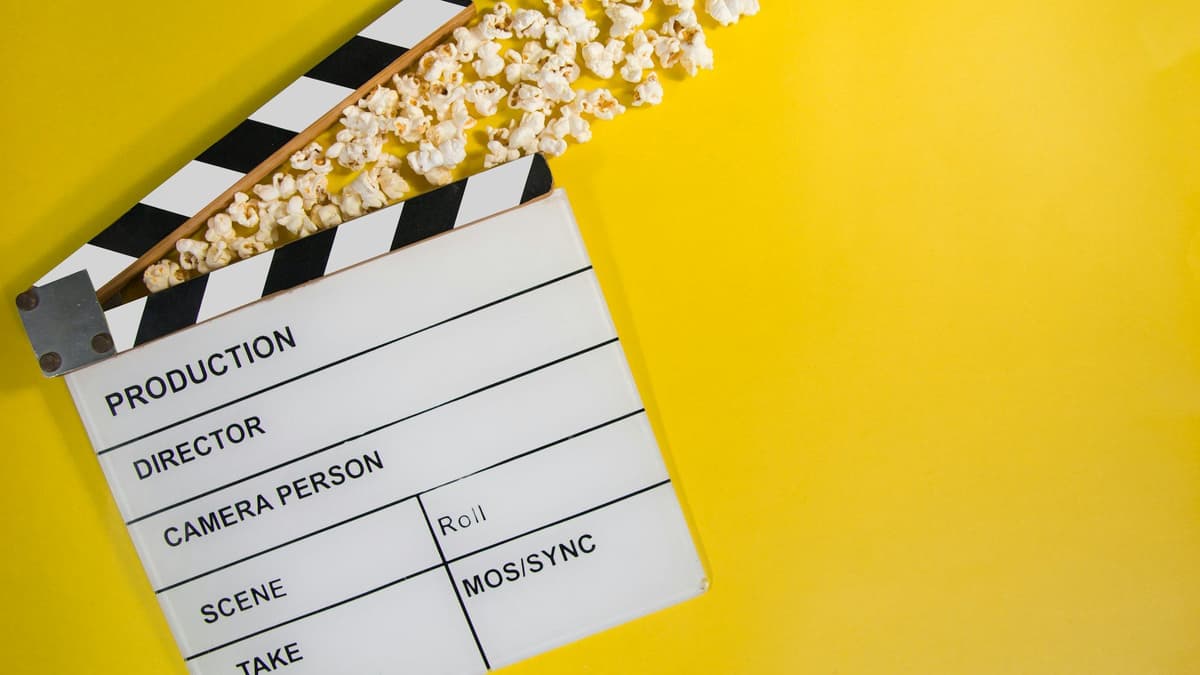 Abstract cover plate for a Hollywood Standard feature on video formats