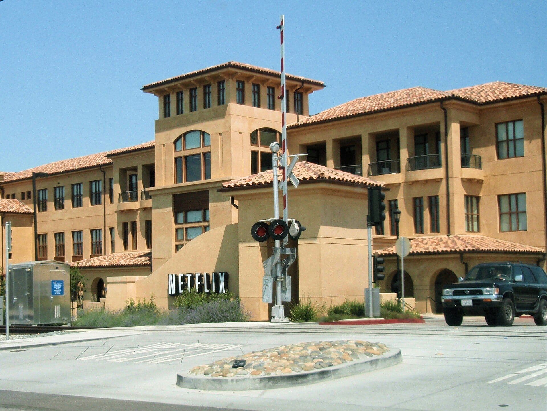 Netflix headquarters building in Los Gatos with the Netflix logo visible
